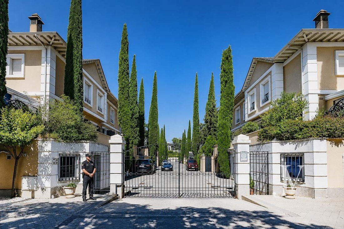 Villa in Hortaleza, Madrid, Spain 1 - 18484215