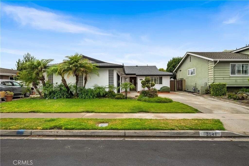 House in Signal Hill, California, United States 5 - 18386804