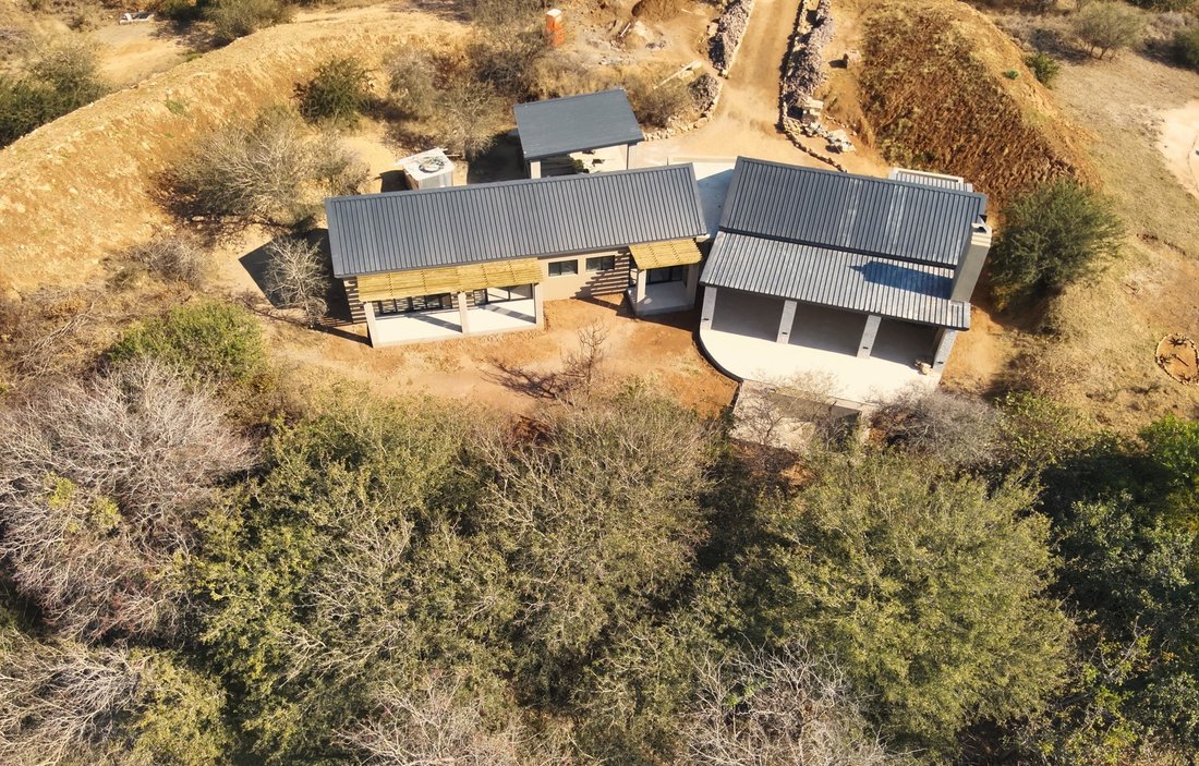 House in Hoedspruit, Limpopo, South Africa 4 - 17242043