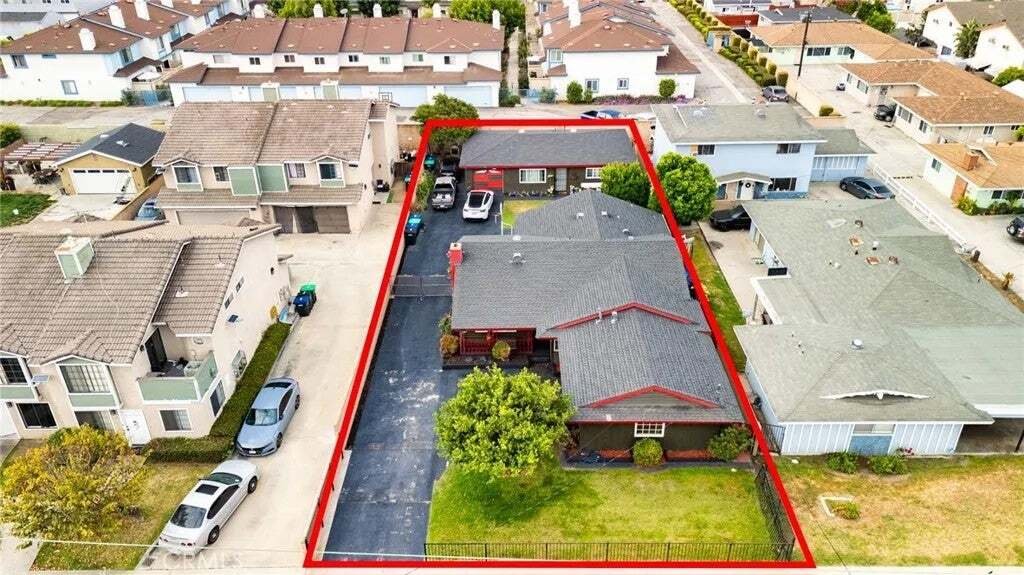 Bellflower, California, United States 1 - 18581734