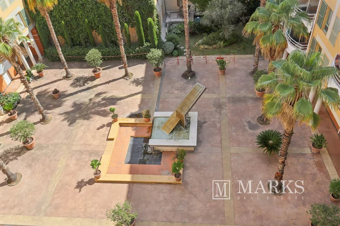 Apartment in Le Port, Nice, France 1 - 18582413