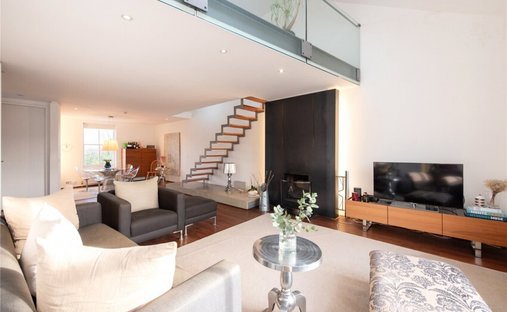 Apartment in Dagenham East, England 1