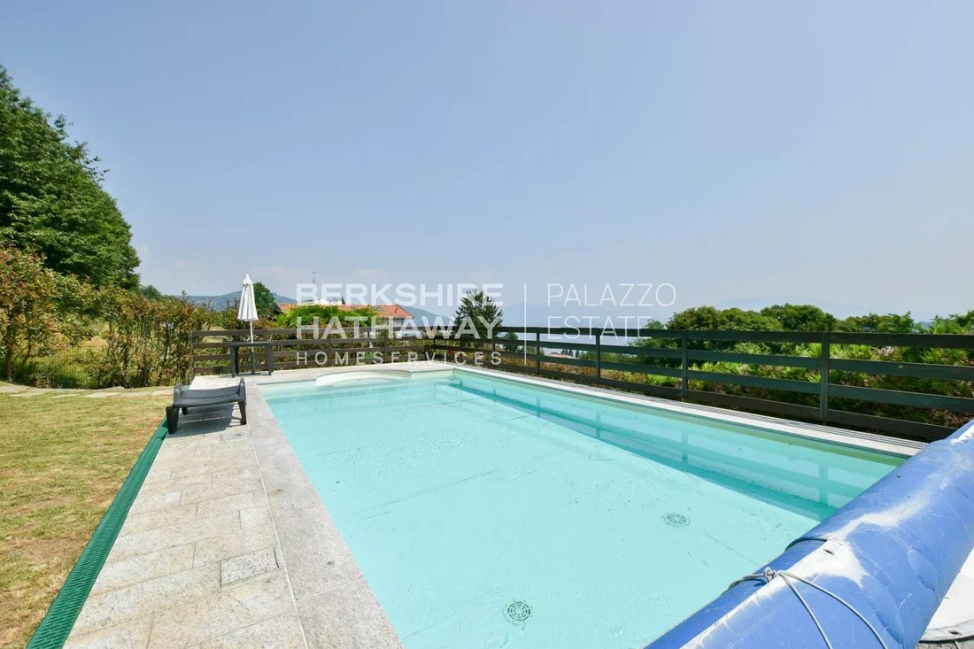Villa in Arona, Piemont, Italien 3 - 18582571