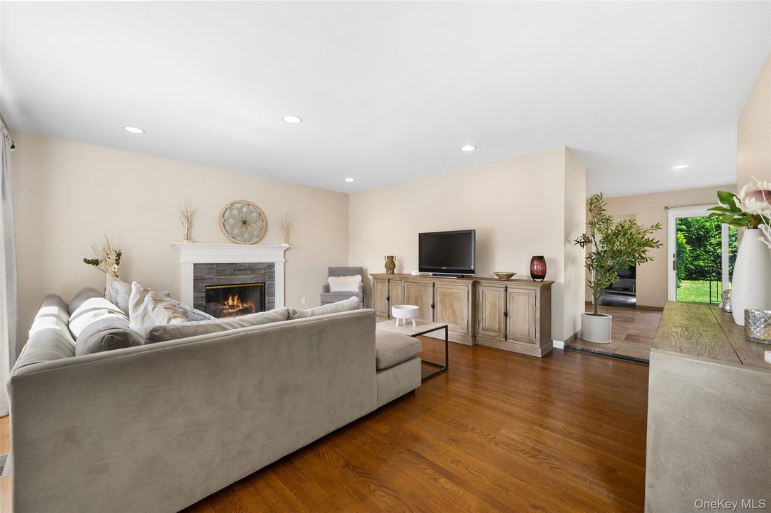 House in Eastchester, New York, United States 5 - 18586274