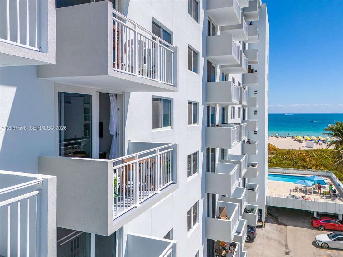Condo in Miami Beach, Florida, United States 2 - 18585176