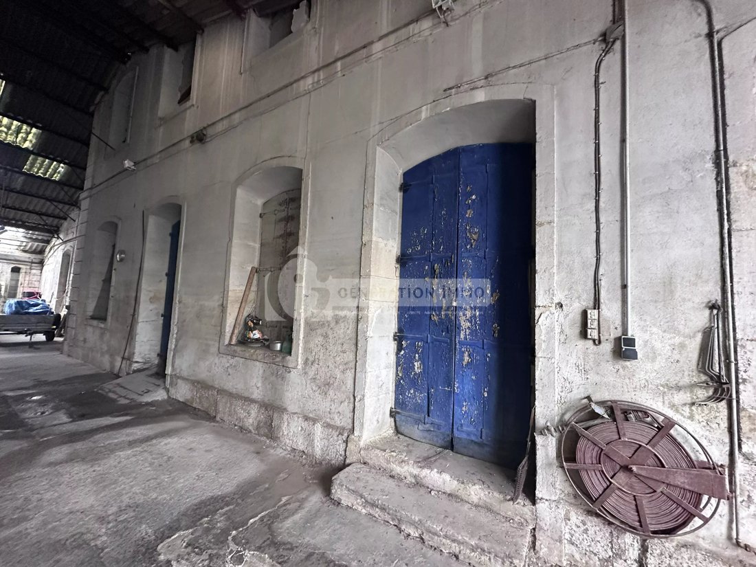 Estate in Arrondissement of Nimes, Occitania, France 4 - 18582360