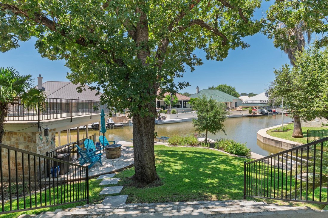House in Horseshoe Bay, Texas, United States 1 - 17322358