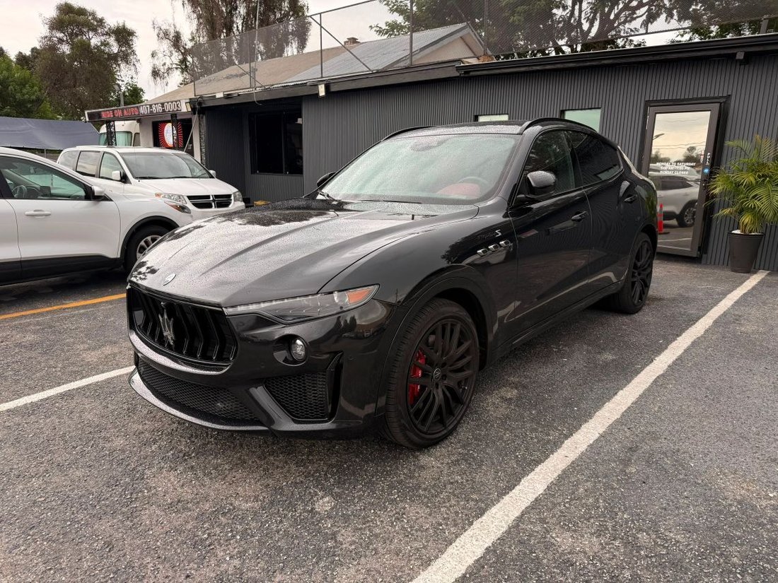 Suv in Orlando, FL, United States 1 - 18585782