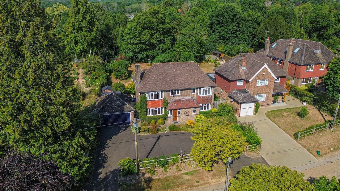 House in Haywards Heath, England 1 - 18119771