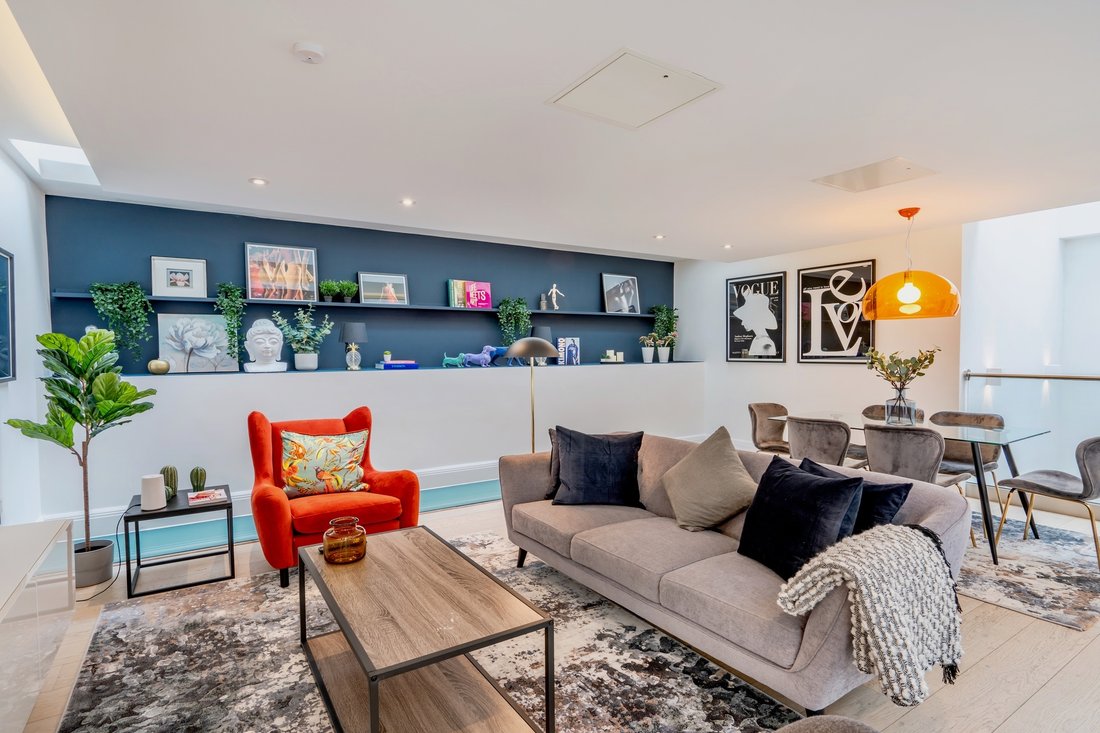 Condo in WC2, Westminster, England 5 - 18585531