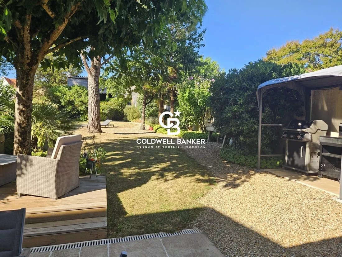 Townhouse in Centre, Saintes, France 2 - 18582342