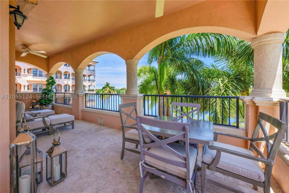 Condo in Coral Gables, Florida, United States 3 - 18584478