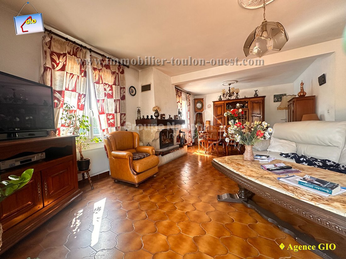 Villa in La Crau, Provence-Alpes-Côte d'Azur, France 3 - 18585567