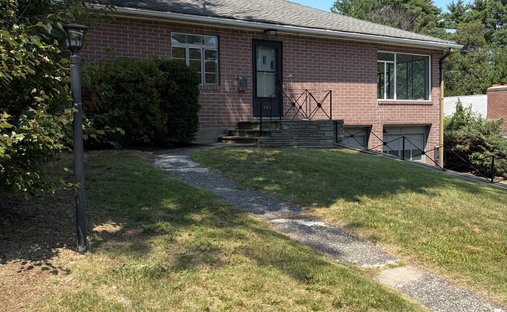House in West Hartford, Connecticut, United States 1