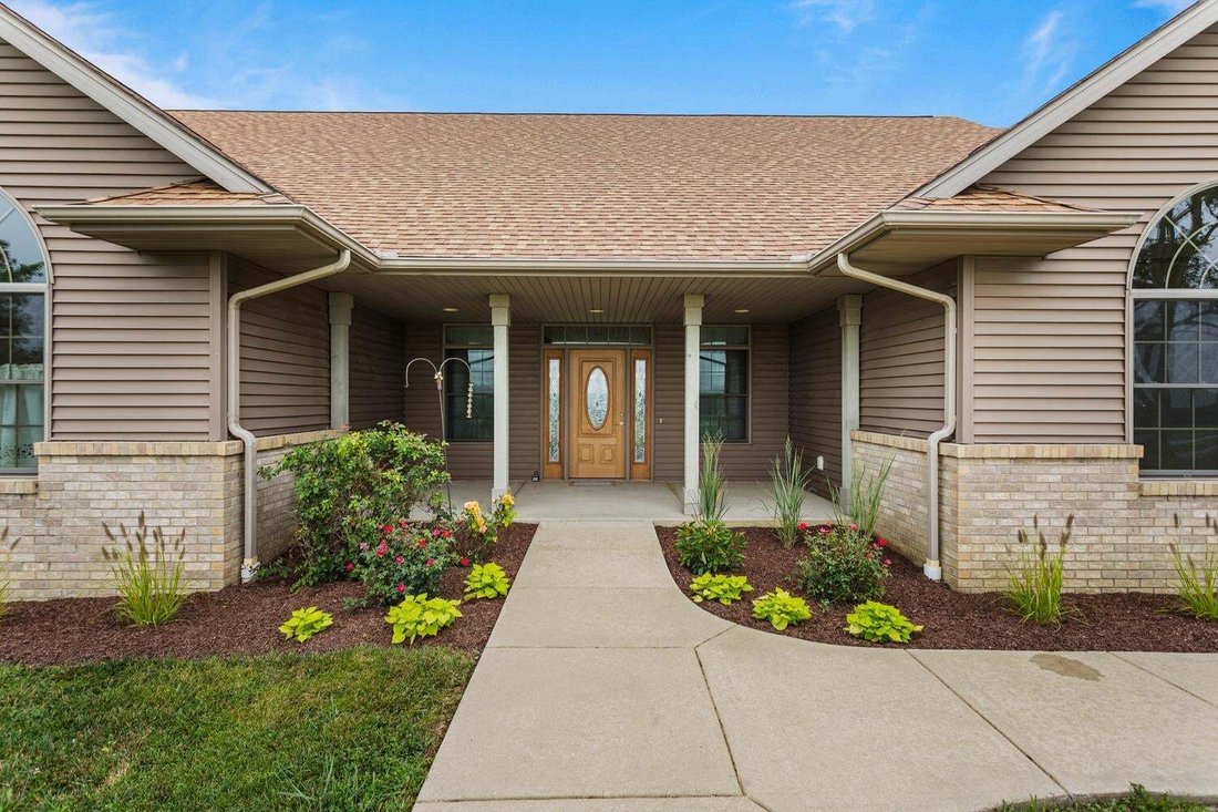 House in Tuscola, Illinois, United States 4 - 18584551