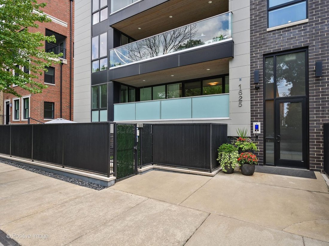 Condo in Chicago, Illinois, United States 2 - 18584500