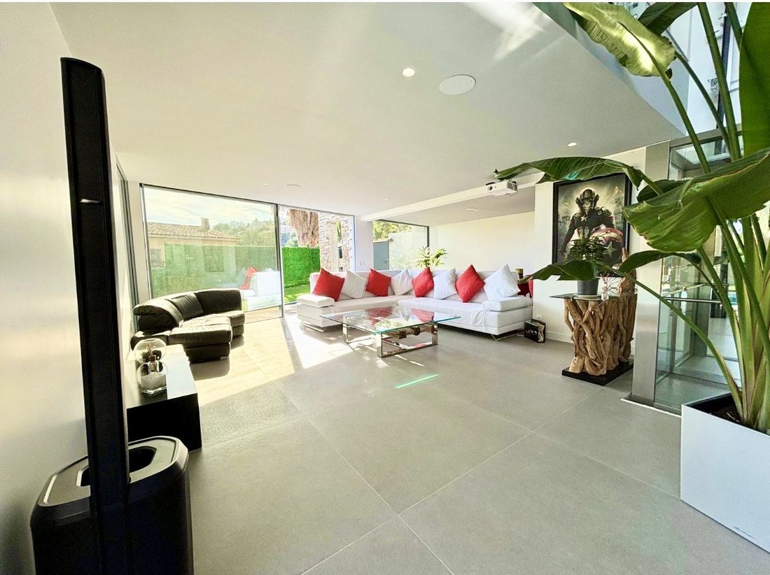 Villa en Le Cottage, Mandelieu-la-Napoule, Francia 4 - 18585246