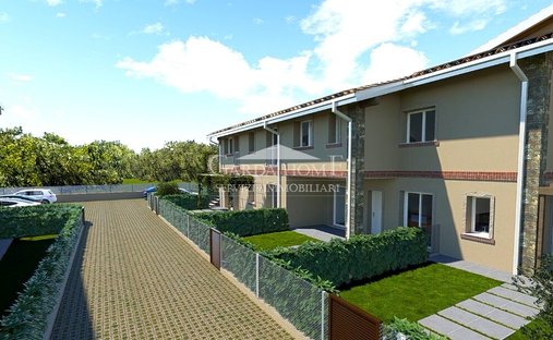 House in Desenzanino, Desenzano del Garda, Lombardy 1