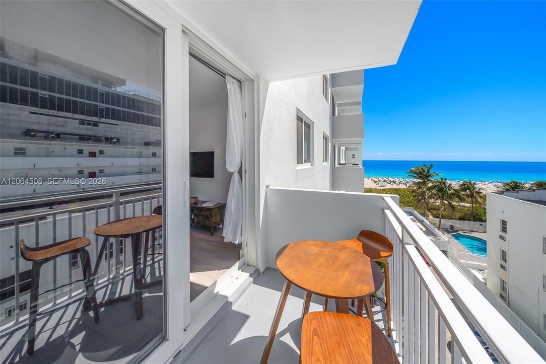 Condo in Miami Beach, Florida, United States 1 - 18585176