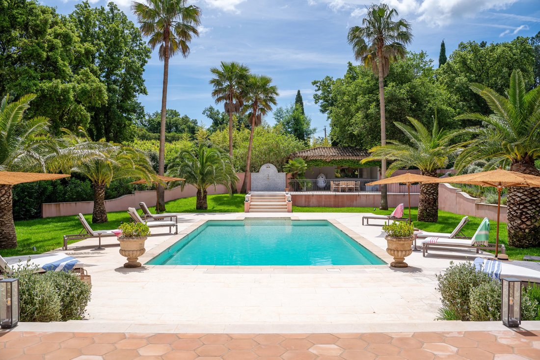 Villa in Grimaud, Provence-Alpes-Côte d'Azur, France 2 - 18585358
