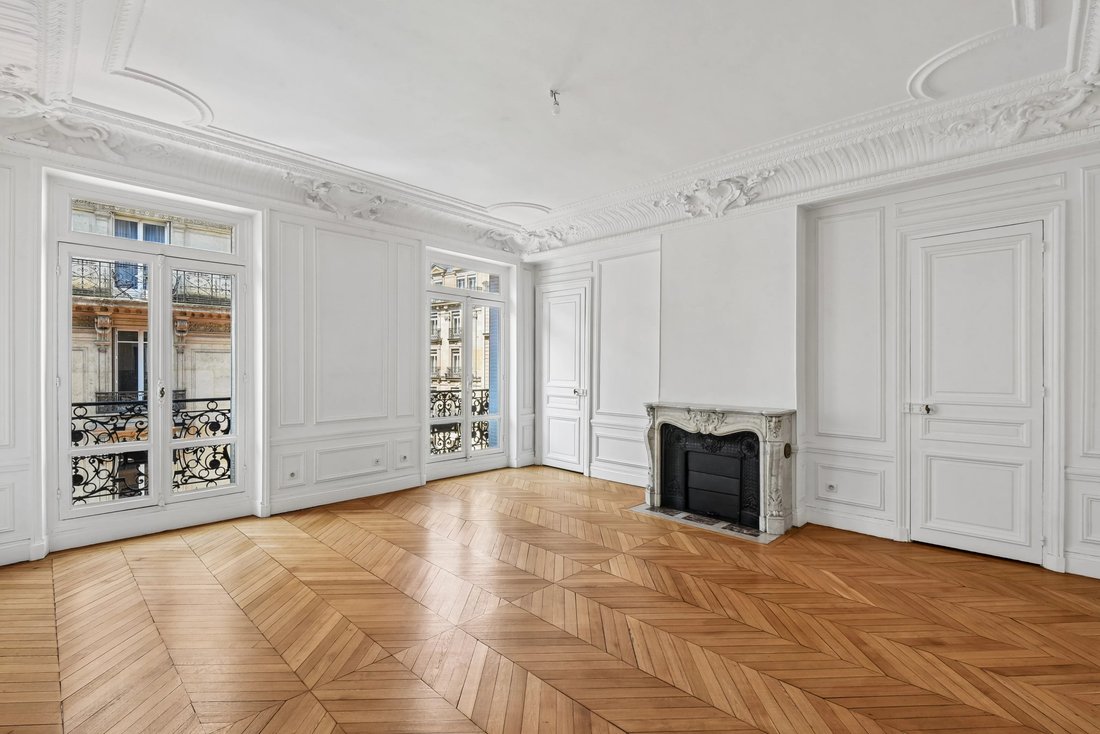 Apartment in Paris 8e Arrondissement, Paris, France 1 - 18582242