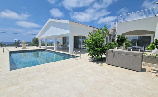 Bungalow in Peyia, Paphos, Cyprus 1