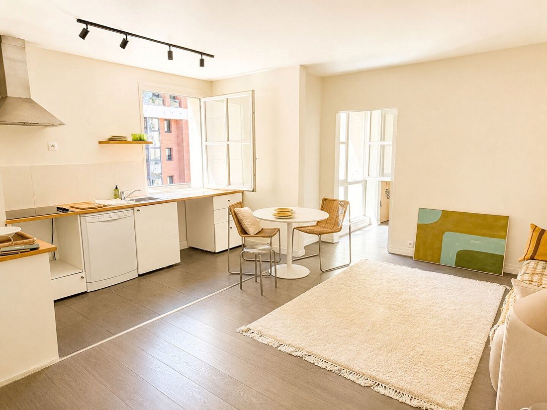 Apartment in Saint Lambert, Paris 15e Arrondissement, Paris 2 - 18581823