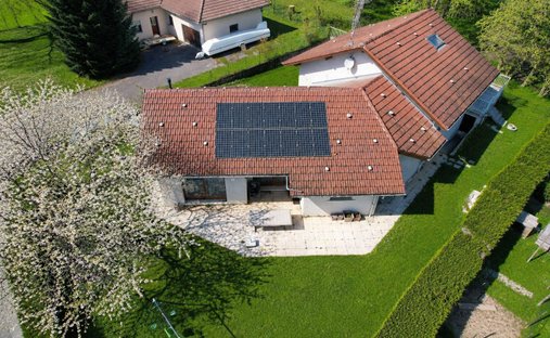 House in Ouest, Saint-Genis-Pouilly, France 1