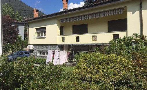 House in Bellinzona, Ticino, Switzerland 1