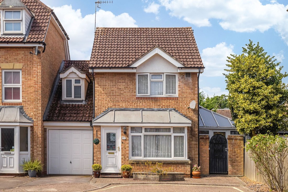 House in Horley, England 2 - 17436496