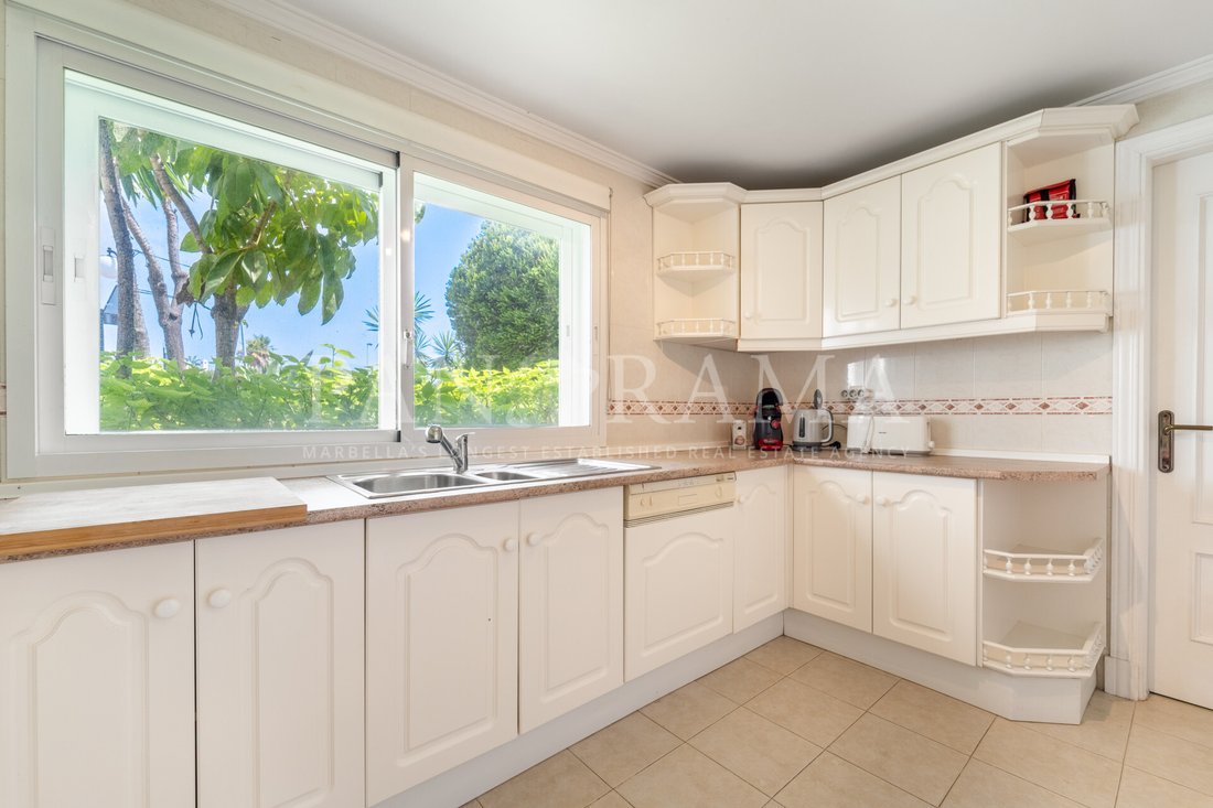 Townhouse in Estepona, Andalusia, Spain 4 - 18581775