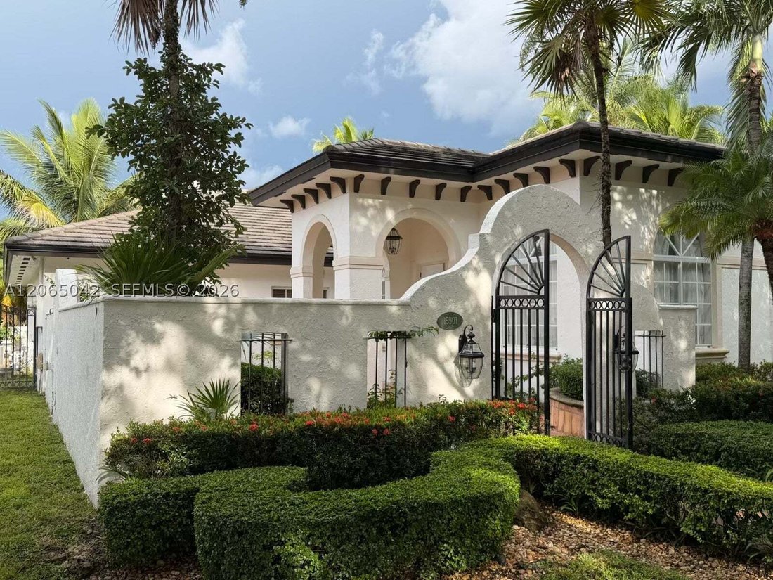 House in Hialeah, Florida, United States 1 - 18584437