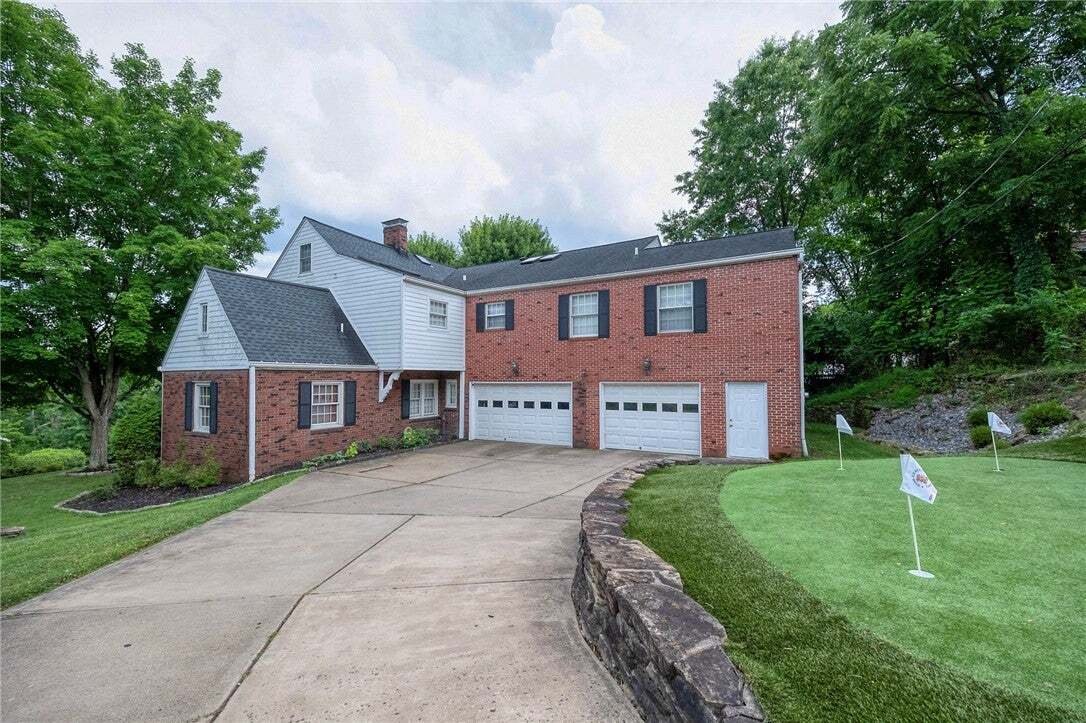 House in Pittsburgh, Pennsylvania, United States 3 - 18583262
