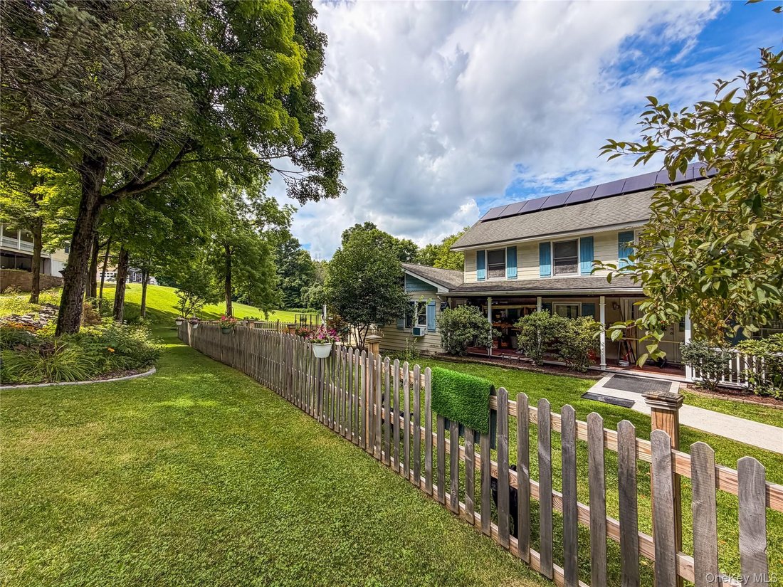 House in Pleasant Valley, New York, United States 3 - 18581460