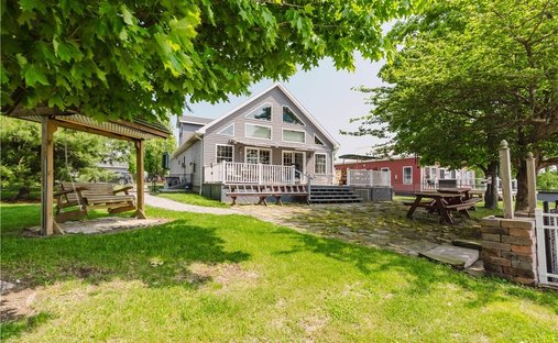 House in Three Mile Bay, New York, United States 1