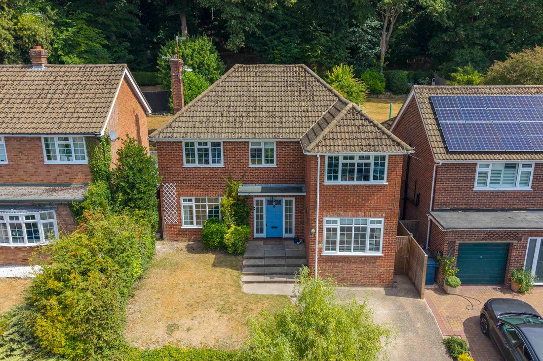 House in Hughenden Valley, England 1 - 18583611