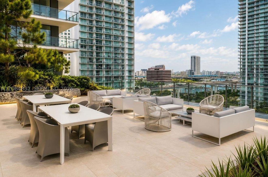 Condo in Miami, Florida, United States 3 - 18581623