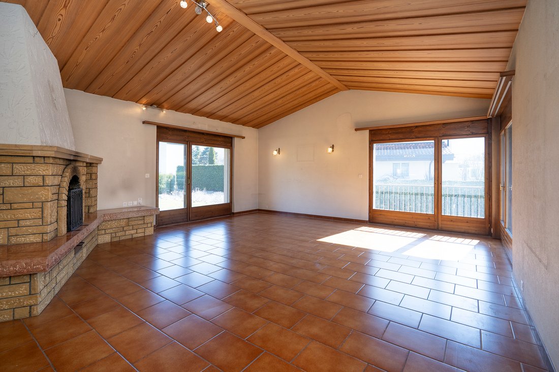 Villa in Conthey, Valais, Switzerland 3 - 18583247