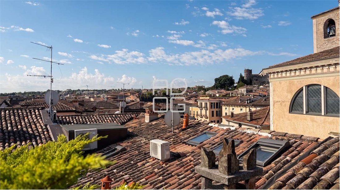 Apartment in Historic Center, Desenzano del Garda, Lombardy 2 - 18584013
