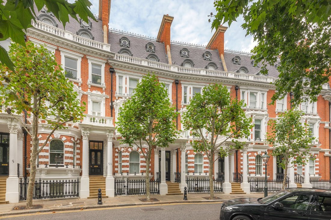 Apartment in Campden Hill, Kensington And Chelsea, England 2 - 18581417