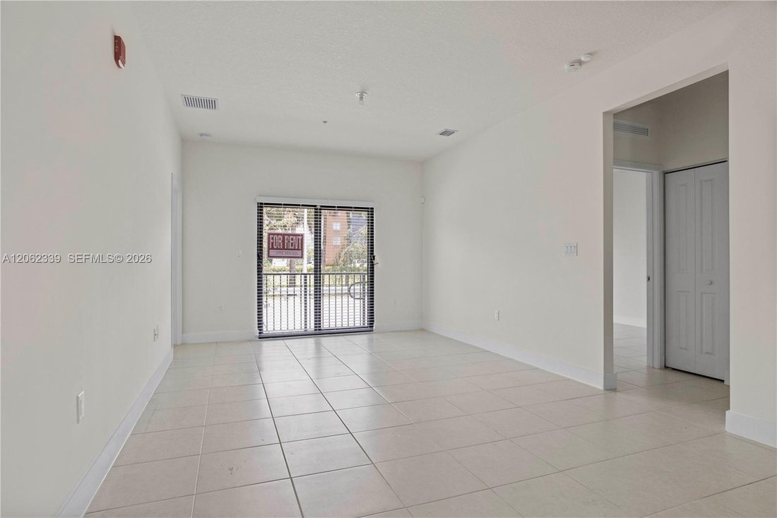 Condo in Miami Springs, Florida, United States 4 - 18585196