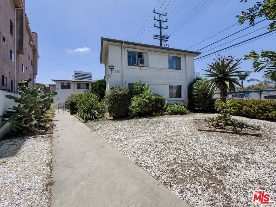 Los Angeles, California, United States 5 - 18584022
