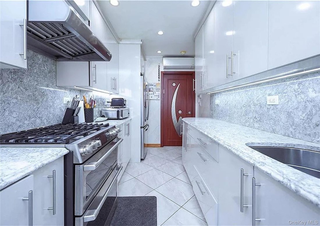 House in New York, New York, United States 5 - 18583892