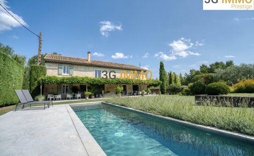 House in Suze-la-Rousse, Auvergne-Rhône-Alpes, France 1
