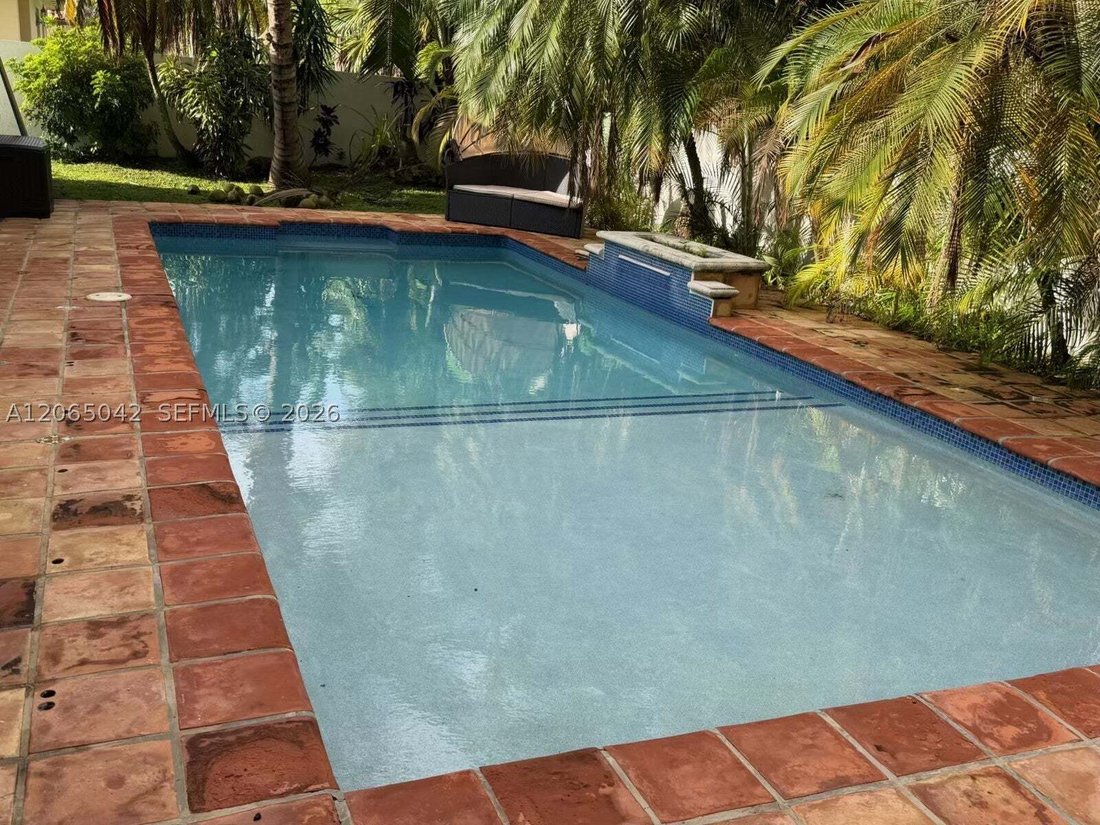 House in Hialeah, Florida, United States 3 - 18584437