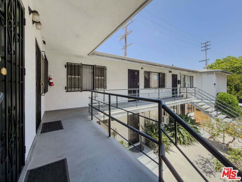 Los Angeles, California, United States 3 - 18584022