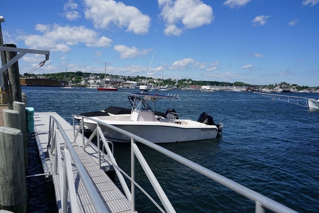Condo in Gloucester, Massachusetts, United States 5 - 17984067