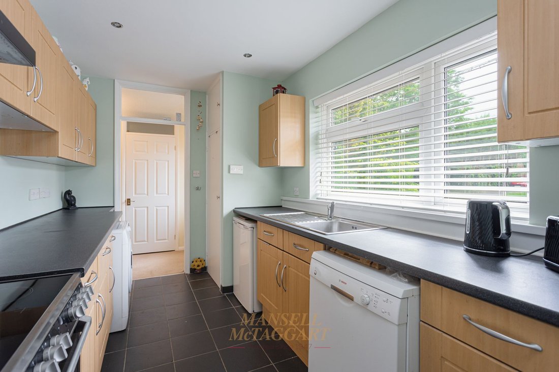 House in Charlwood, England 5 - 18582297