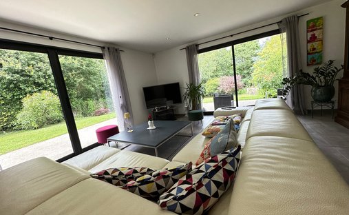 House in Bourg, Guidel, France 1