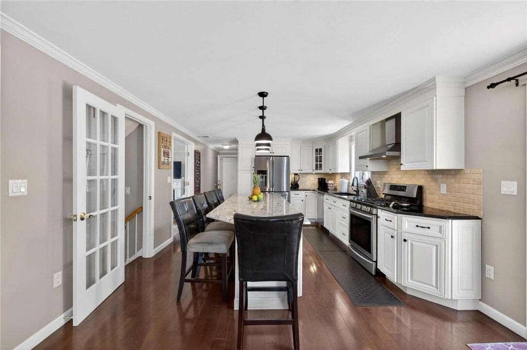 House in Somerset, Massachusetts, United States 5 - 18581054